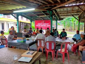 Jumat Curhat, Polsek Cikarang Pusat Terima Keluhan Warga soal Kabel Listrik Terkelupas    