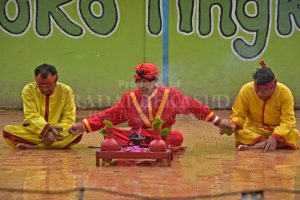 Melihat Atraksi Buaya di Serangbaru