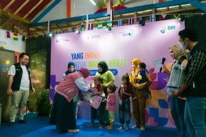 Peringati Hari Ibu, BRI Salurkan Bantuan ke Sekolah Anak Jalanan