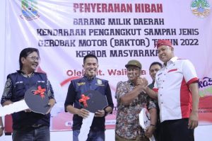 Ratusan RW Terima Baktor