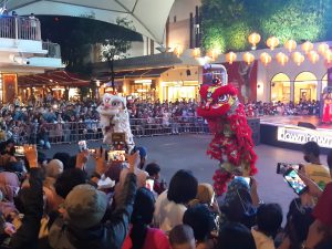 Atraksi Barongsai Show Hibur Pengunjung Summarecon Mall Bekasi   