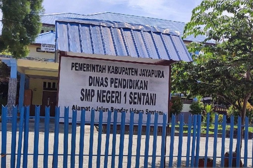 Lukas Enembe Ditangkap KPK, Sekolah di Jayapura Diliburkan