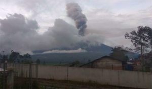 Gunung Kerinci Erupsi Lagi 10 Menit, Muntahkan Abu Setinggi 1.200 Meter
