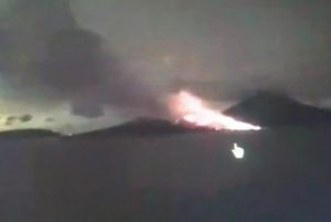 Gunung Anak Krakatau Erupsi, PVMBG Rekam Lontaran Lava Setinggi 350 M
