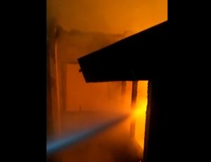 Bakar Sampah, Rumah di Karang Kitri Ludes, Satu Warga Terjebak Kobaran Api Meninggal