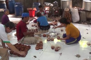 Jelang Imlek, Pesanan Kue Keranjang Meningkat