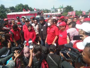 Perayaan HUT ke-50 PDIP, Ribuan Kader Hijaukan Tepi Sungai Kalimalang