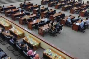 Sahkan Perda Ponpes, Rapat Paripurna DPRD Sepi