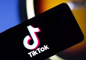 Ngemis Online di TikTok Viral, Fenomena Perempuan Mandi Lumpur, DPR RI Minta Take Down!