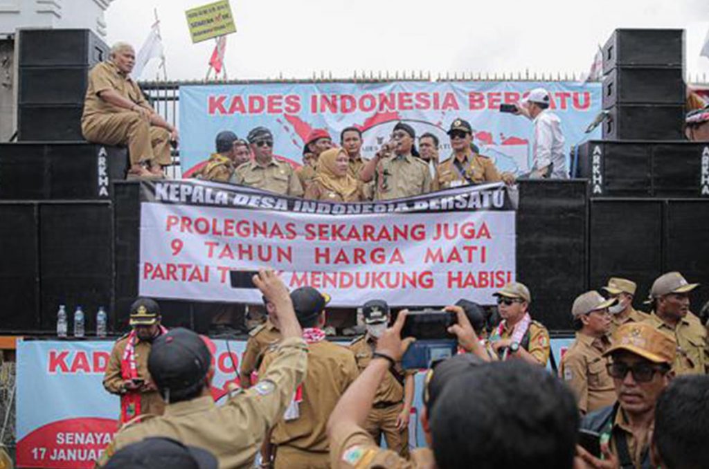 Warga Tolak Perpanjang Jabatan Kades