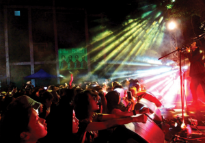 Unik, Konser FSTVLST Khusus Penonton Perempuan