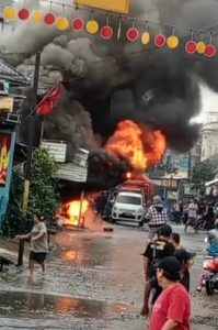 Motor Isi Bensin, Bengkel dan Rumah Makan di Bekasi Timur Terbakar, Kerugian Segini