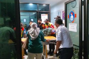 Penumpang KRL Ini Melahirkan di Tugu