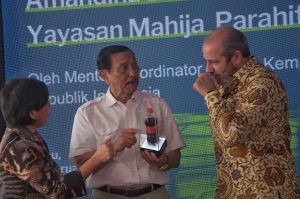 Amandina Bantu Atasi Persoalan Sampah Plastik