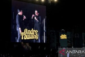 Di Tengah Konser Dewa 19, Andre Taulany Mendadak Muncul Nyanyikan “Mungkinkah”