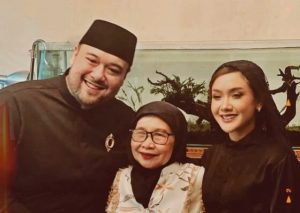 Dituding Nikah Siri, Cita Citata Tunjukkan Buku Nikah, Ini Tampang Suaminya