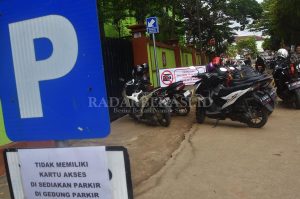 Kendaraan Digembosi, Pegawai Murka