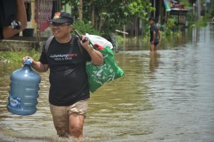 Korban Banjir Minim Logistik dan Terserang Penyakit