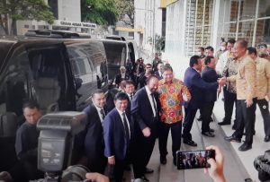Surya Paloh ke Kantor DPP Golkar, Airlangga: Rabu Pon Itu Pertemuan Golkar NasDem