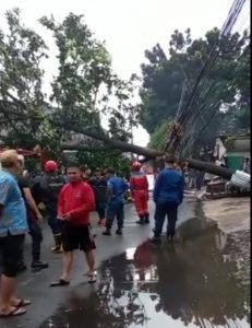 Nih, Penanganan Jalan Tumbang di Jatiasih