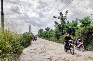 Pemkab Anggarkan Rp 500 Miliar untuk Perbaikan Jalan Rusak