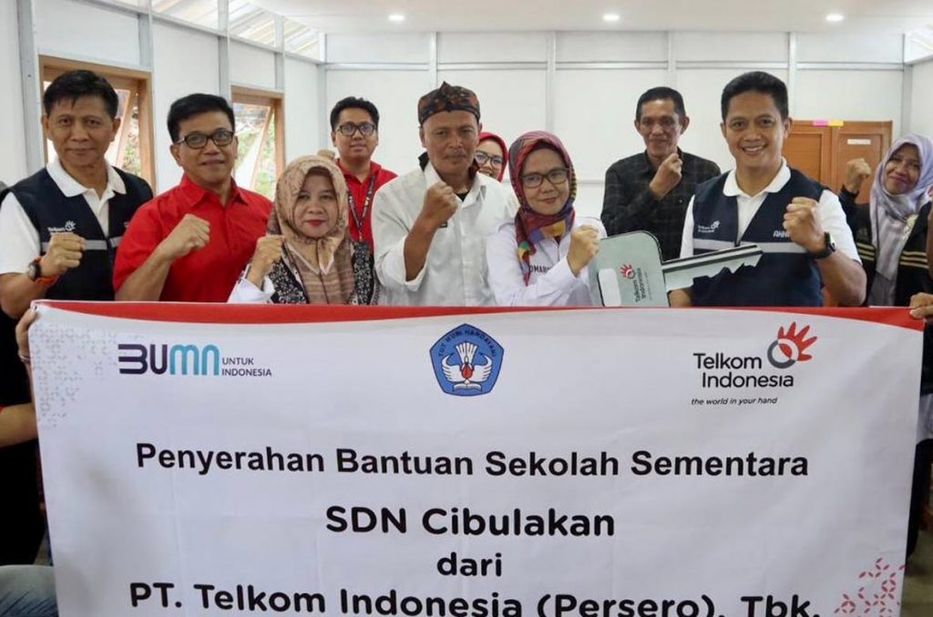 Telkom Bangun Sekolah Sementara di Daerah Terdampak Bencana Gempa Cianjur