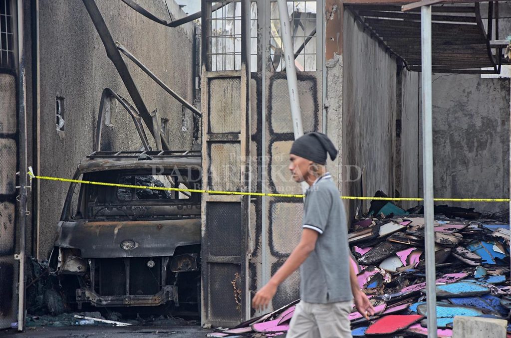 Toko Mebel Berikut Mobil Ludes Terbakar