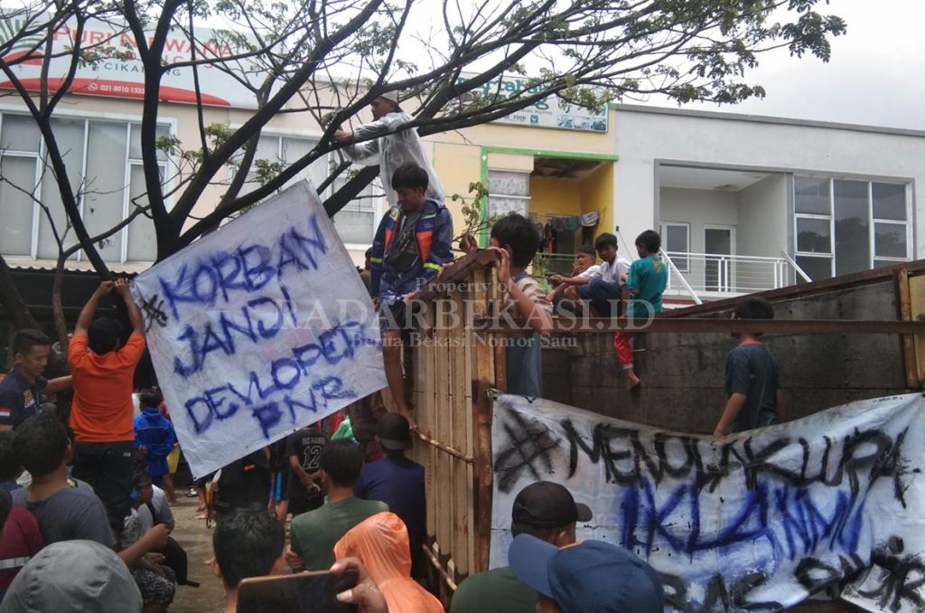 Warga Desak Pengembang Perumahan Tanggung Jawab