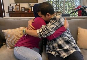 Aldila Jelita-Indra Bekti Akhirnya Berpelukan Usai Pisah Ranjang