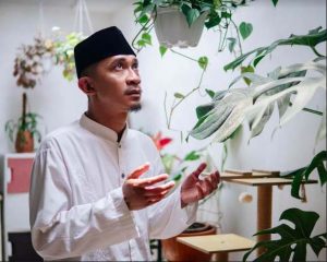 Petualangan Ini Bikin Aming Memilih Jalan Hijrah