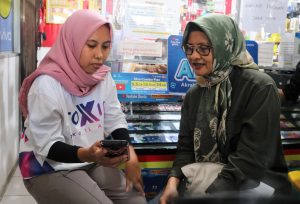 Tingkatkan Pengalaman Pelanggan, CEO XL Axiata Temui Langsung Pelanggan dan Retail Outlet