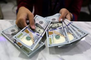 Bank Sentral Eropa Naikkan Suku Bunga, Dolar Tersungkur, Euro Meroket