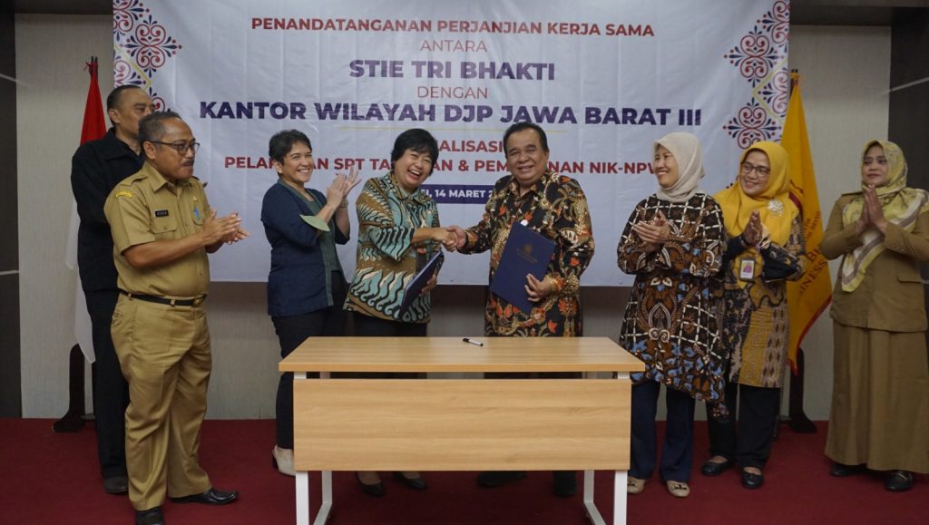 DJP Jabar III dan STIE Tri Bhakti Bekasi Sepakati Kerja Sama Tax Center