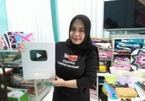 UMKM Kerajinan dengan Silver Play Button, Gunakan LinkUMKM BRI sebagai Sarana Promosi   