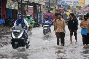 BMKG Kamis 12 Desember 2024: Bekasi Dominan Berawan, Diselingi Hujan Ringan Siang hingga Sore