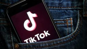 Waktu Menonton TikTok Sangat Tinggi Menyamai Netflix