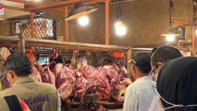 Sidak Daging Lebaran 2023, DKPPP Obok-Obok Pasar Pondokgede dan Pasar Kranggan