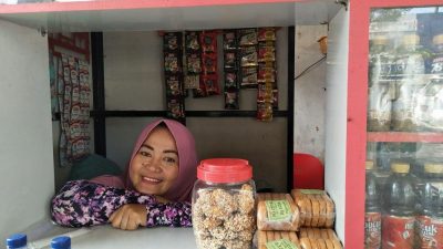 Berkat Holding Ultra Mikro, Wanita Ini Bisa Sekolahkan 12 Anak