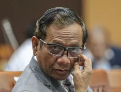 Presiden Jokowi Tunjuk Mahfud MD Plt Menkominfo