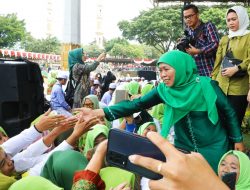 Hadiri Harlah Muslimat NU ke-77 di Temanggung, Khofifah Apresiasi Peran PC Muslimat NU jadi Bagian Penting Satgas Penurunan Stunting