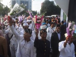 Momen Nikah Massal Ratusan Pasang Pengantin