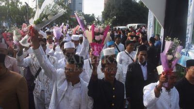 Momen Nikah Massal Ratusan Pasang Pengantin
