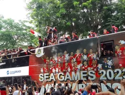 Atlet Peraih Emas SEA Games 2023 Disambut Lautan Manusia di Senayan