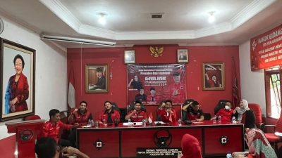 Pengurus dan Bacaleg PDIP Wajib Pasang Banner Ganjar Pranowo dan Megawati   