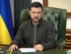 Zelensky dan Macron Bahas 10 Poin Perdamaian Ukraina – Rusia