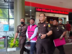 Menkominfo Johnny G Plate Resmi Tersangka Kasus Dugaan Korupsi BTS