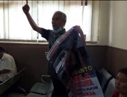 Viral, Bapak Ini Ngamuk di Pengadilan Negeri Kota Bekasi, Sebut Anaknya Dikriminalisasi