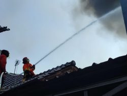 Ruko 3 Lantai di Pekayon Terbakar, Kerugian Ditaksir Rp 200 Juta