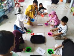 Ibu-ibu Antusias Sekolahkan Anaknya ke Jenjang PAUD