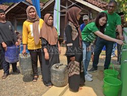 Manulife Bangun Sarana Air Bersih di Desa Ridogalih